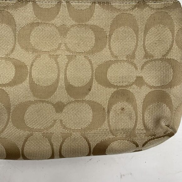 Coach Wristlet Wallet Signature C Tan Beige White Trim Zippy Includes Fob - Picture 8 of 12